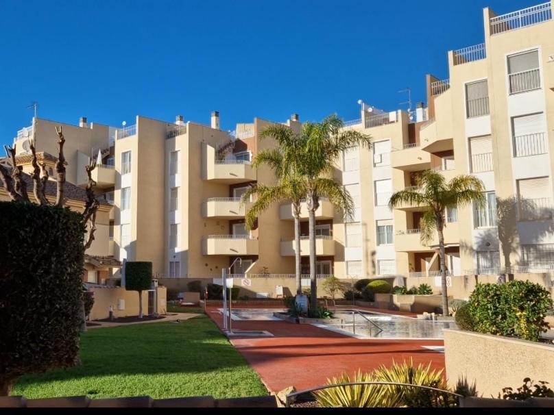 The Hideaway 2 Bed Poolside Groundfloor On Albatros Full Ac Free Fast Wifi